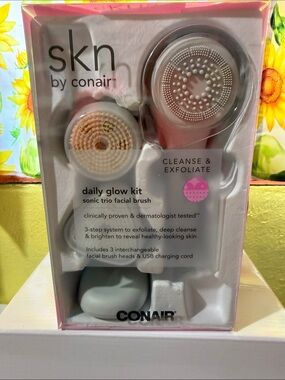 skn by conair Kids Sonic Trio Facial Brush - Pink & White